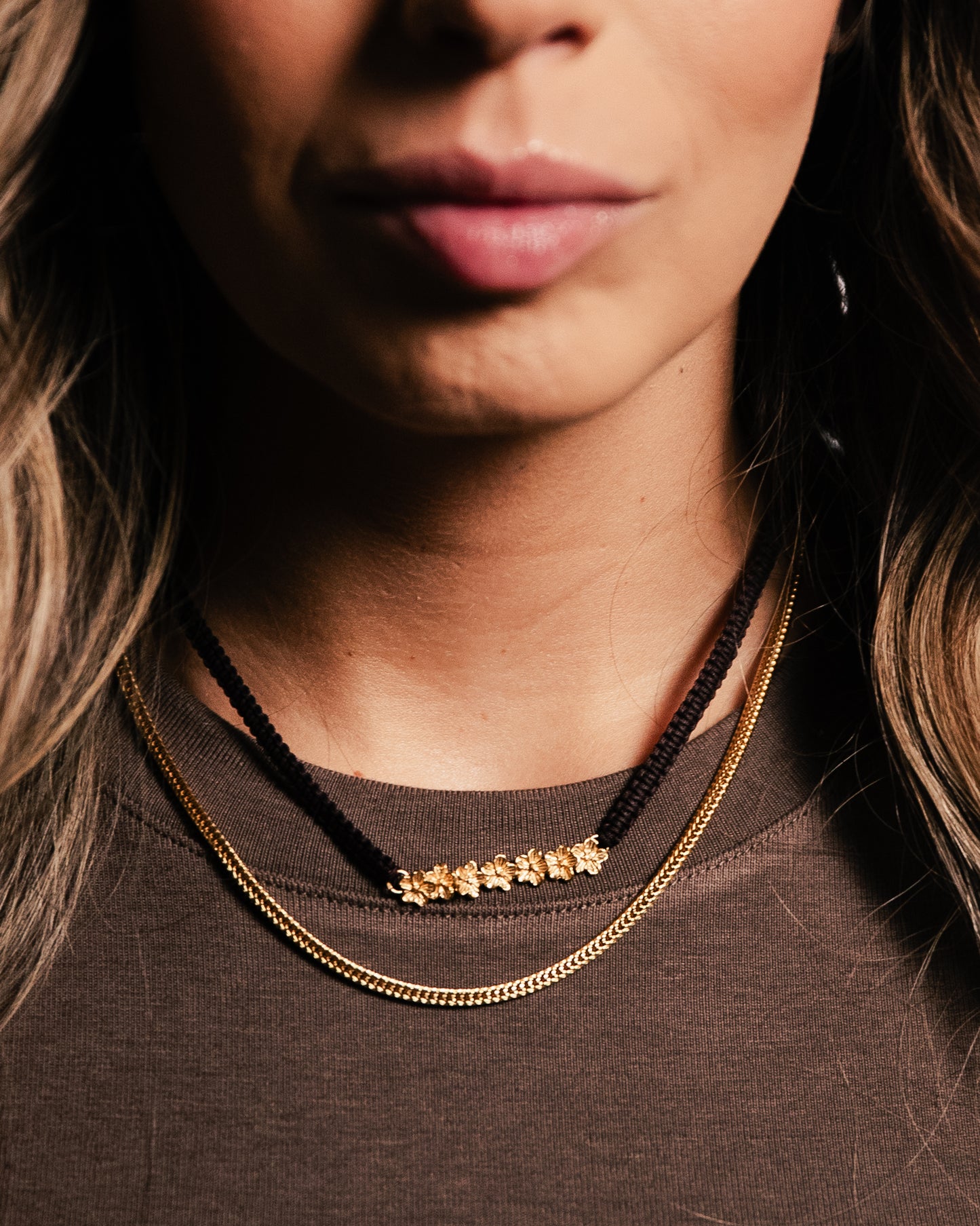 Colar Cordão Flores